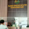 Forum Rakyat Menggugat Tuntut Transparansi Dugaan Korupsi di Desa Cikoneng Ruang Pelayanan Terpadu Satu Pintu di Kejaksaan Negeri Ciamis, Senin 24 Agustus 2024. Dugaan korupsi di Desa Cikoneng sudah ditangani Kejaksaan, namun kasusnya nampak ditelan bumi. (Cecep Herdi/Jabar Ekspres)