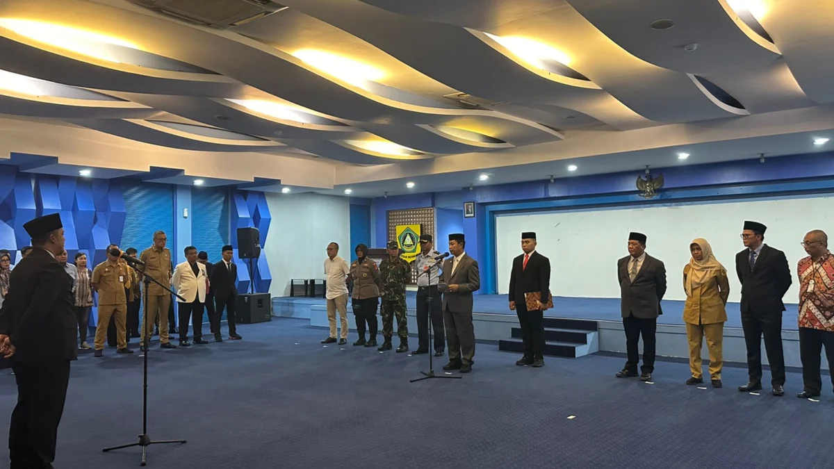 Lantik Dikrektur Operasional PDAM Tirta Kahuripan, PJ Bupati Bogor Minta Tingkatkan Kesediaan Air Bersih untuk Masyarakat Lantik Dikrektur Operasional PDAM Tirta Kahuripan/ Foto Diskominfo