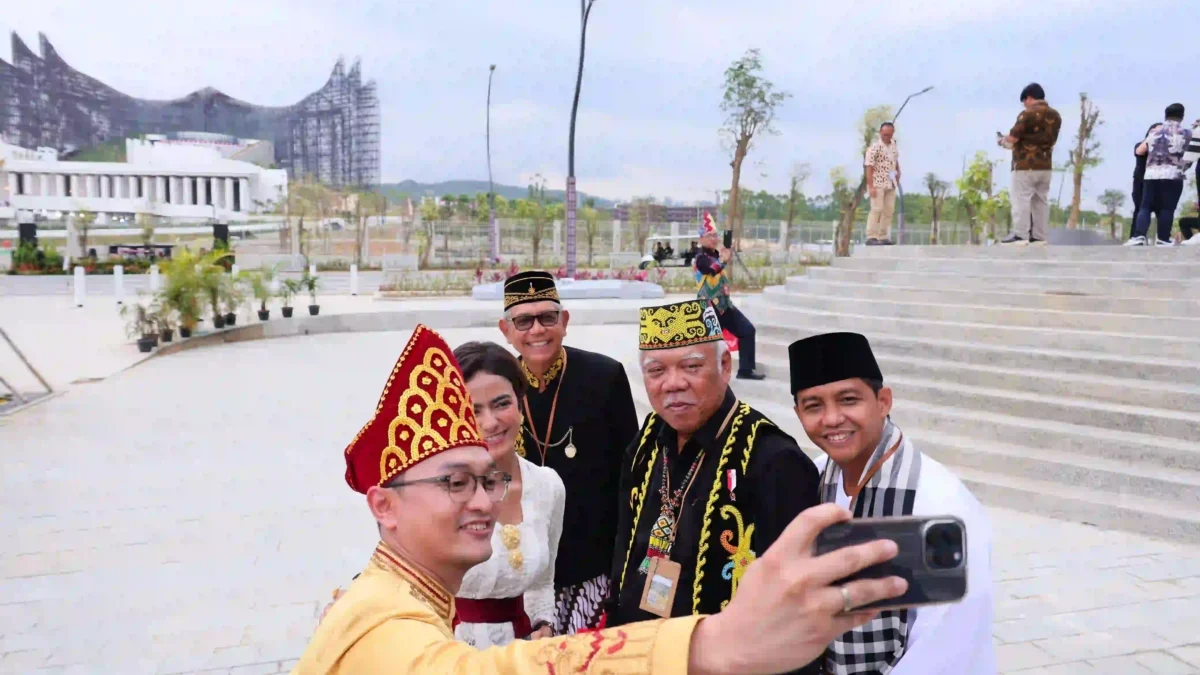 Wamen ATR/Waka BPN Ikuti Upacara Kemerdekaan di IKN Mengenakan Baju Adat Betawi