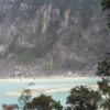 10 Objek Wisata Paling Populer di Jawa Barat yang Terkenal Sampai Turis Mancanegara