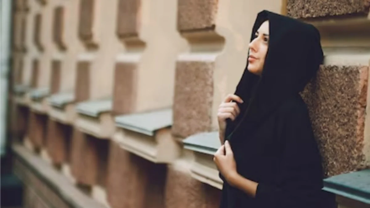 6 Ciri-ciri Hati Manusia yang Dijaga Allah ILUSTRASI Muslimah yang Hatinya dijaga Allah. (freepik)