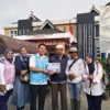 PLN Icon Plus SBU Regional Jawa Barat saat memberikan bantuan untuk korban Gempa di Kabupaten Bandung