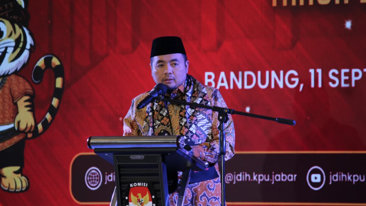 Ketua KPU RI Tegaskan Pilkada 1 Tahun Berikutnya Jika Kotak Kosong Menang Ketua KPU RI Mochammad Afifuddin saat hadir di Rakor KPU Jabar di Kota Bandung, Rabu (11/9)