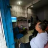 Doc. Calon Wali Kota Cimahi, Dikdik Suratno Nugrahawan Pilih Istirahat dan Saksikan Laga Persib vs Persija Sebelum Pengundian Nomor Urut oleh KPU Kota Cimahi (ist)