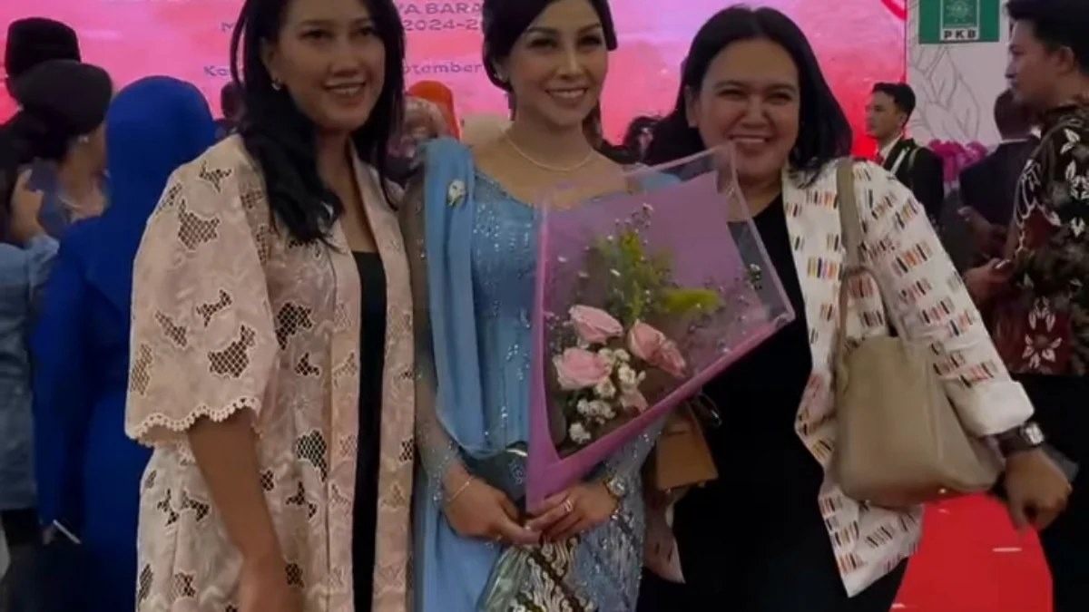 Geser Thoriqoh, Nisya Adik Raffi Ahmad Dilantik jadi DPRD Jabar Nisya Ahmad selepas dilantik sebagai Anggota DPRD Jabar. (Ist)