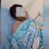 JJS, seorang karyawan sebuah kafe di Cengkareng, melakukan aksi brutal dengan menyiram air keras kepada Agus Salim yang dibeli di online.