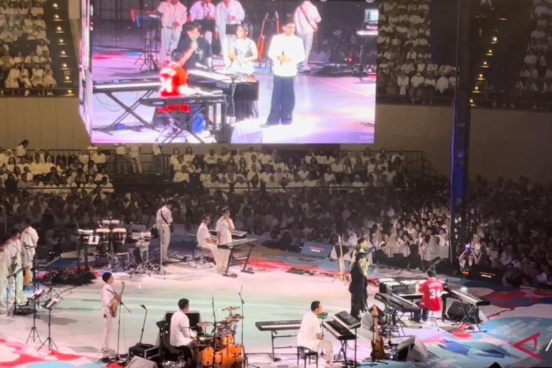 Kahitna Spesial Nyanyikan Lagu Terbarunya "Bila Tiba Nanti" di Konser 2 Tahun Menuju 40 Kahitna Spesial Nyanyikan Lagu Terbarunya "Bila Tiba Nanti" di Konser 2 Tahun Menuju 40