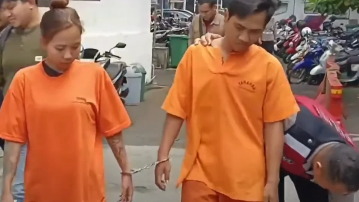 Pasutri Asal Bandung Tega Aniaya Anak Angkat hingga Tewas Pasutri Asal Bandung Tega Aniaya Anak Angkat hingga Tewas