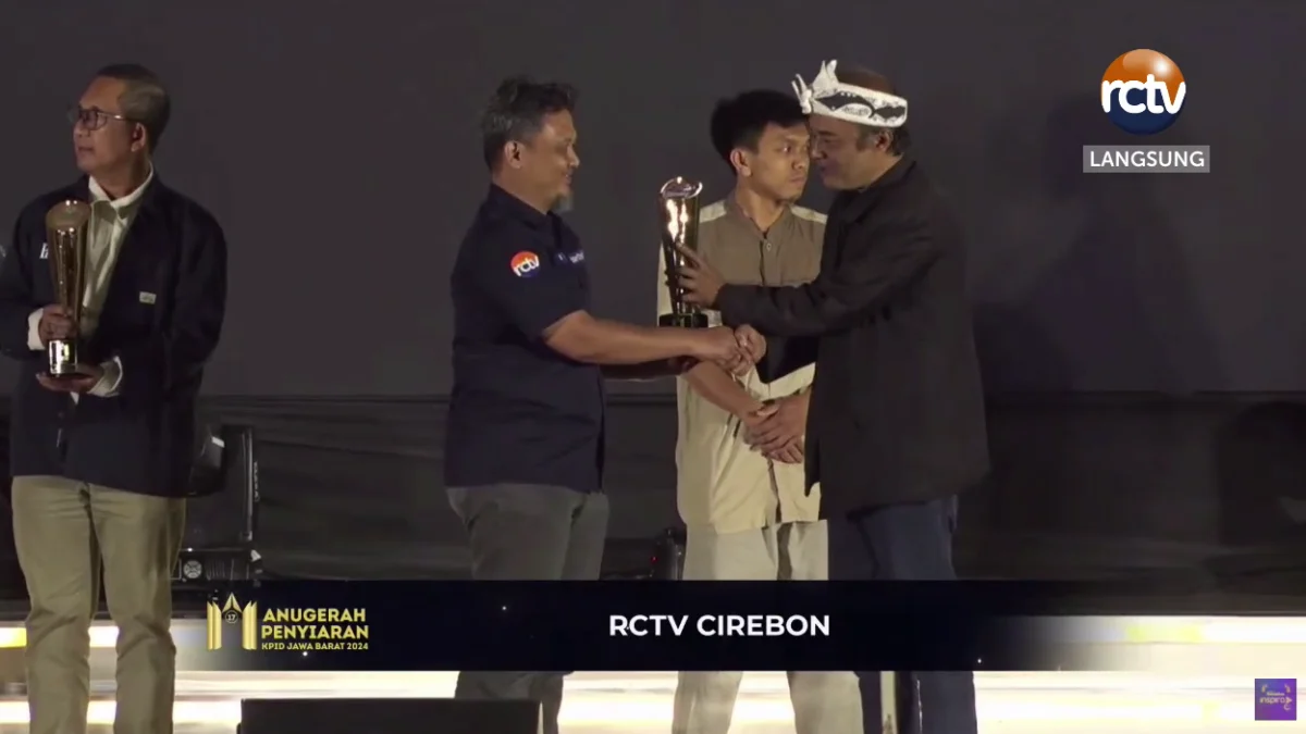 Kalahkan Trans TV Bandung, RCTV Raih Penghargaan KPID Award 2024 Kategori Program Siaran Religi Televisi Kalahkan Trans TV Bandung, RCTV Raih Penghargaan KPID Award 2024 Kategori Program Siaran Religi Televisi