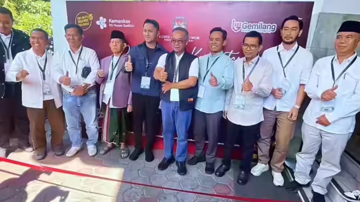Lima bakal paslon bupati dan wakil bupati Bandung Barat saat menjalani serangkaian tes kesehatan di Rumah Sakit Hasan Sadikin (RSHS) Bandung. Dok Jabar Ekspres