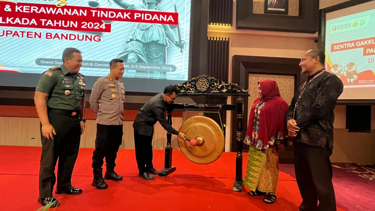 Bawaslu Kabupaten Bandung Investigasi Adanya Dugaan Keterlibatan Kepala Desa dalam Kampanye Pilkada Bawaslu Kabupaten Bandung bersama TNI Polri meresmikam Sentra Gakkumdu dalam Pemilihan Kepala Daerah (Pilkada) 2024. Foto Istimewa