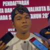 Ketua KPU Kota Banjar Muhamad Mukhlis dalam sesi wawancara saat pendaftaran Paslon Pilkada Banjar baru-baru ini. (Cecep Herdi/Jabar Ekspres)