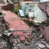 Benteng SDN Tipar sepanjang 30 meter di Bandung Barat ambruk terdampak gempa Sukabumi. Dok istimewa