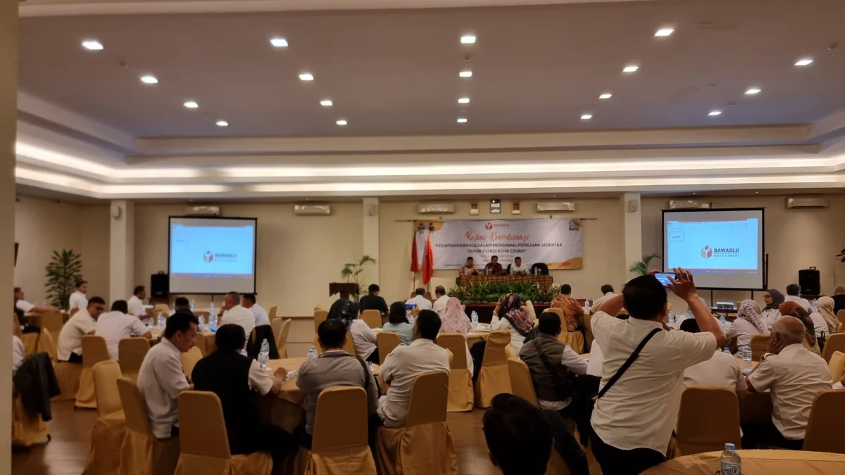 Tekankan Netralitas, Bawaslu Cimahi Undang ASN Rakor Kesiapan Mengawal Pilkada Serentak Bawaslu Cimahi Gelar Rakor Kesiapan Mengawal Pilkada Serentak Bersama ASN