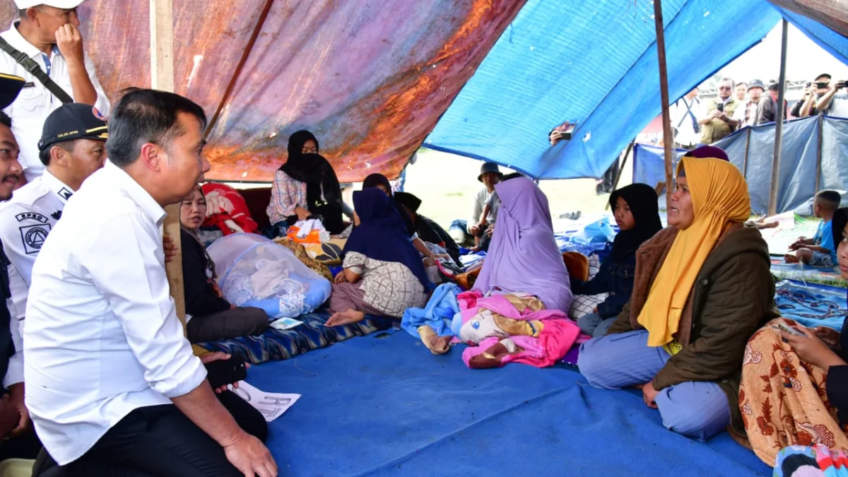 BPBD Jabar Catat 21.709 Jiwa Terdampak Gempa Kabupaten Bandung Ist. Masyarakat mengungsi akibat terdampak gempa di Kabupaten Garut. Dok. Istimewa