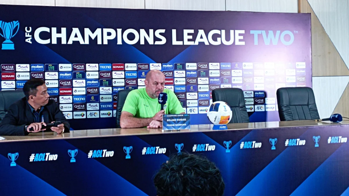 Persib Dipecundangi Port FC di Rumah Sendiri, Bojan Hodak Singgung Soal Jadwal Padat Dok. Pelatih Persib Bandung, Bojan Hodak. Foto. Sandi Nugraha.