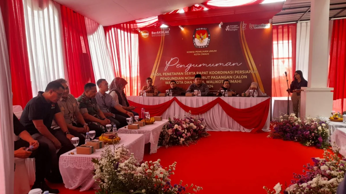 KPU Resmi Tetapkan Tiga Pasangan Calon Bakal Ikuti Pilkada Cimahi 2024 KPU Resmi Tetapkan Tiga Pasangan Calon Bakal Ikuti Pilkada Cimahi 2024