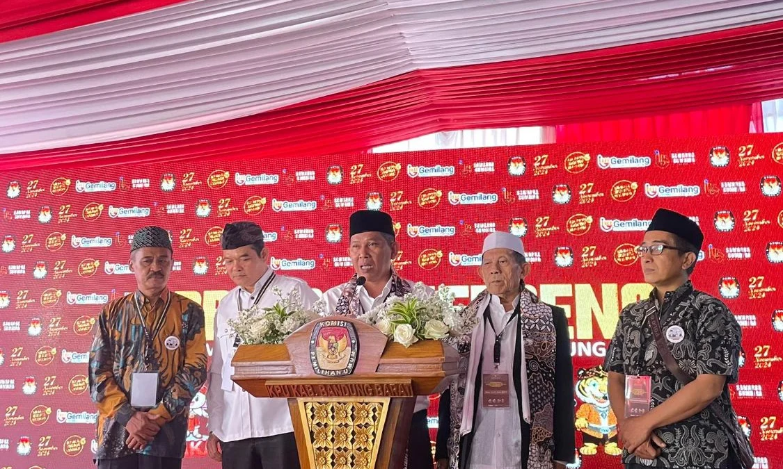 Merasa Dikecewakan, Masyarakat di KBB Cabut Dukungan Paslon Independen Calon bupati dan wakil bupati Bandung Barat dari jalur perseorangan saat mendaftar ke KPU. Dok Jabar Ekspres