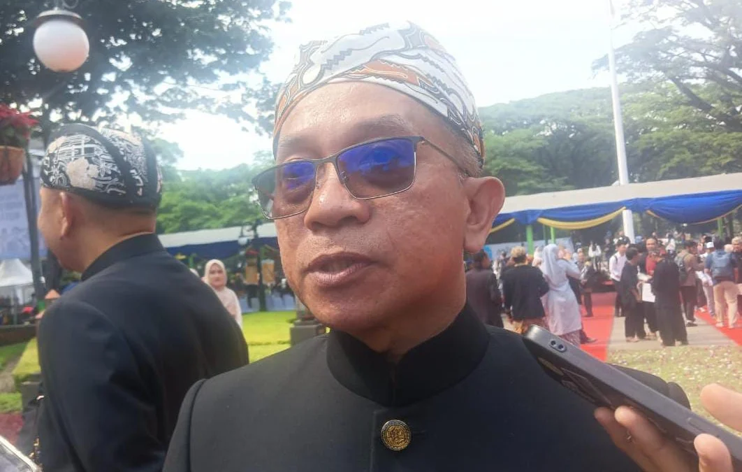 HJKB ke-214, Ini Tanggapan Dewan Soal Bandung Kota Metropolitan dan Keberlanjutan Ketua DPRD Kota Bandung, Asep Mulyadi usai menjalani upacara peringatan HJKB ke-214 di Balaikota Bandung, pada Rabu (25/9). (Nizar/Jabar Ekspres)