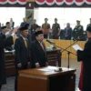 Ketua DPRD Kota Bogor, Adityawarman Adil (Kanan) dan Wakil Ketua I DPRD Kota Bogor, M. Rusli Prihatevy saat diambil sumpah jabatan oleh Kepala Pengadilan Negeri Bogor Kelas IA. (Yudha Prananda / Jabar Ekspres)
