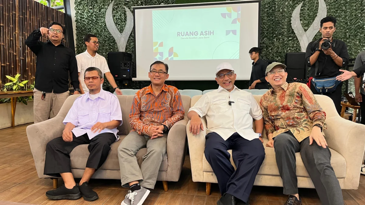 Perbanyak Sekolah Vokasi Jadi Upaya Pasangan ASIH Kembangkan Skill Pemuda Masuk Dunia Kerja Pasangan Calon Gubernur dan Wakil Gubernur Jawa Barat nomor urut 3, Ahmad Syaikhu-Ilham Habibie (ASIH) berkomitmen untuk membangun sekolah-sekolah vokasi di Jabar.