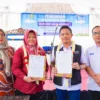 BRI Peduli "Ini Sekolahku" Serahkan Bantuan Untuk SDN Sagalaherang 1 Penyerahan simbolis dalam program BRI Peduli - Ini Sekolahku. Bantuan kepada SDN Sagalaherang 1 di Subang, sebagai bagian dari komitmen untuk meningkatkan kualitas pendidikan di Indonesia/ Dok. BRI