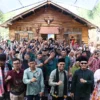 Cabup Dadang Supriatna Bakal Jadikan Ciheulang Desa Wisata Bertaraf Internasional Calon Bupati Bandung nomor urut 2, Dadang Supriatna, turut hadir dan bangga atas event pertukaran seni budaya internasional di Kampung Ciheulang