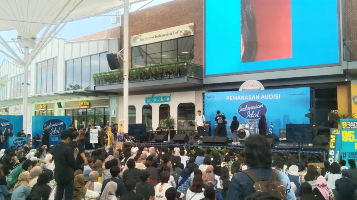 Ribuan Peserta Serbu Audisi Ajang Pencarian Bakat Indonesian Idol XIII di Bandung, Marion Jola Bagikan Tips untuk Para Peserta Ribuan Peserta Serbu Audisi Ajang Pencarian Bakat Indonesian Idol XIII di Bandung, Marion Jola Bagikan Tips untuk Para Peserta