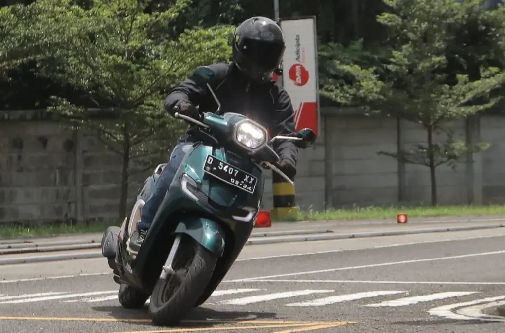 Tips Aman Melintasi Jalan Aspal Berkerikil Tips Aman Melintasi Jalan Aspal Berkerikil