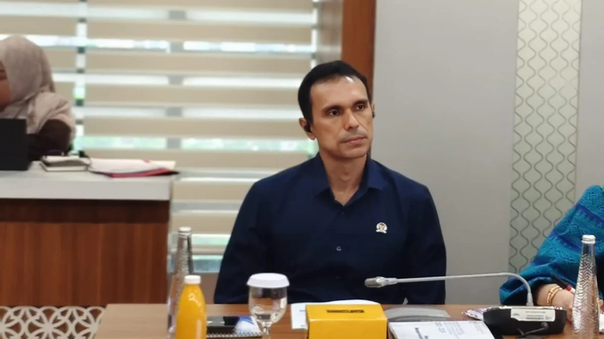 Fathi: Kenaikan PPN 12 Persen Harus Berimbang dan Melindungi Rakyat Kecil Fathi: Kenaikan PPN 12 Persen Harus Berimbang dan Melindungi Rakyat Kecil