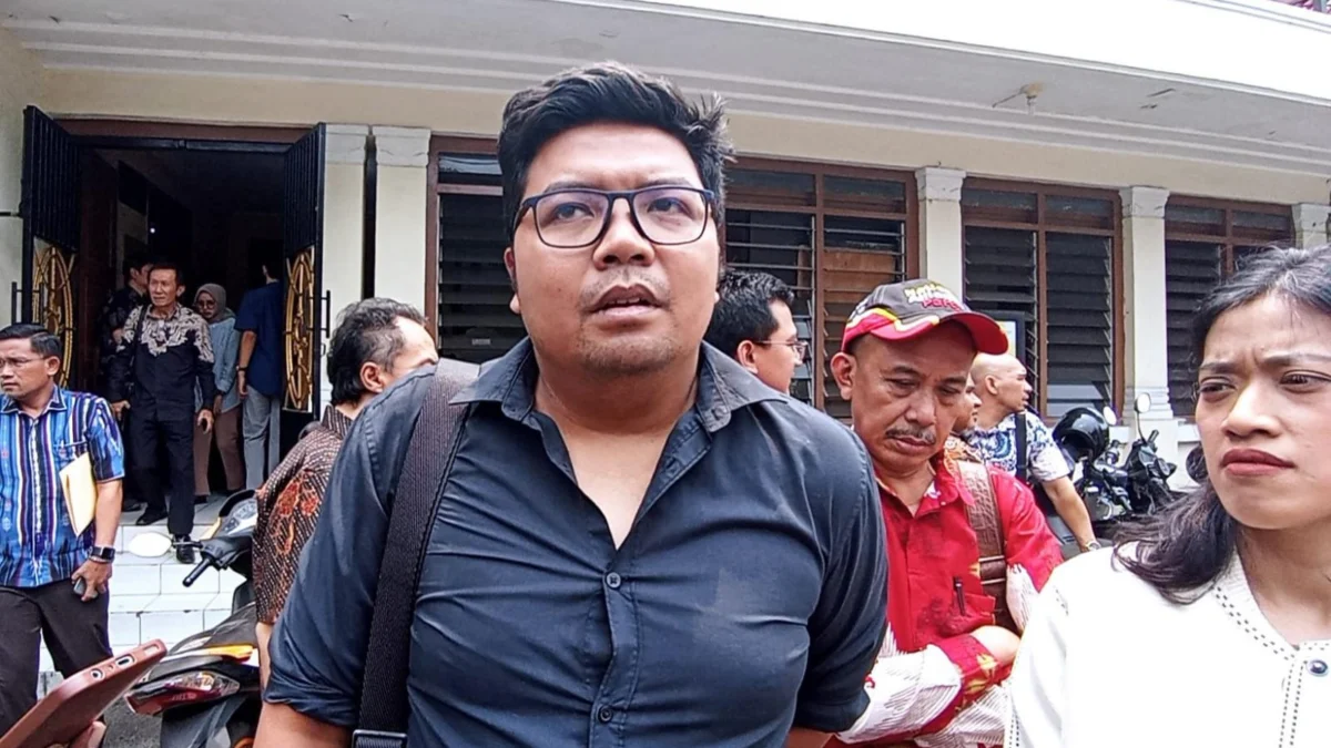 Kena Tipu Investasi, WNA asal Thailand Rugi hingga Miliaran Rupiah Dok. WNA asal Thailand Wannipa Charoenputtakhun (40) kena tipu investasi PLTs, kuasa hukum terdakwa Alpha Ditya Pandu Herdias beberkan kasusnya. Selasa (22/10). Foto. Sandi Nugraha