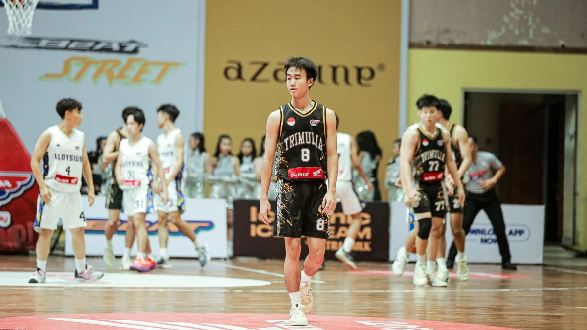 Edward Bryan, Student Athlete Berbakat di Basket dan Matematika Sosok Edward Bryan (nomor punggung delapan) dalam Honda DBL with Kopi Good Day 2024 West Java-East