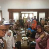 Sekretaris Pemenangan ASIH, Afianto bersama para pelaku UMKM Jabar.