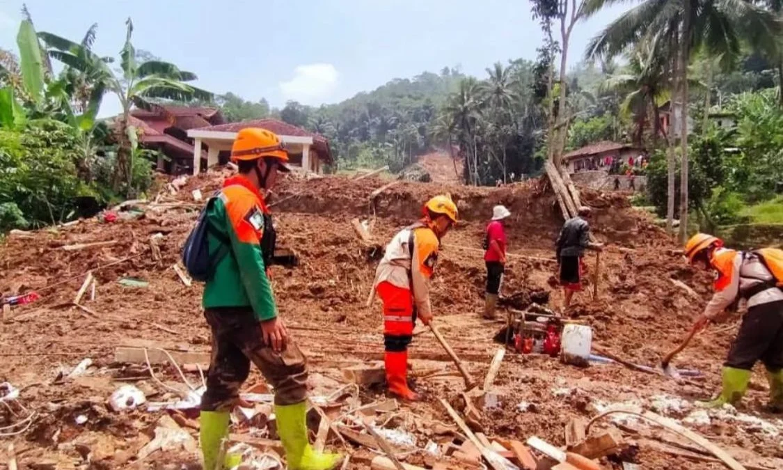 Janji Relokasi Korban Longsor di Kecamatan Cipongkor Belum Jelas Longsor terjang Desa Cibenda, Kecamatan Cipongkor, Bandung Barat, 24 Maret 2024. Dok Jabar Ekspres