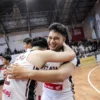Sosok Fachry Ali Akbar saat merayakan kemenangan tim putra SMAN 8 Bandung dalam Honda DBL with Kopi Good Day 2024 West Java-East