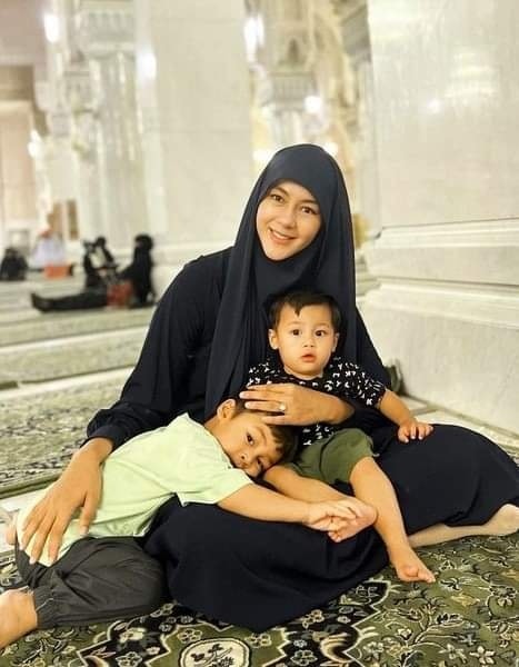 Paula Verhoeven Klarifikasi Tuduhan Selingkuh, Tantang Baim Wong Buktikan di Persidangan Paula Verhoeven, melalui kuasa hukumnya, klarifikasi tuduhan tersebut tidak benar dan menantang Baim untuk membuktikannya di pengadilan.