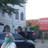 Penampakan gerbang sekolah AL-Lauzah yang menahan dua muridnya karena belum menyelesaikan tunggakan.