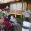 Calon Wali Kota Bandung Muhammad Farhan menjanjikan akan memperhatikan keberadaan para pelaku usaha mikro kecil dan menengah ( UMKM ).
