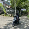 Perumahan elite Pramestha Mountain City yang terdapat di Kawasan Lembang, Kabupaten Bandung Barat, saat ini kondisinya mangkrak.