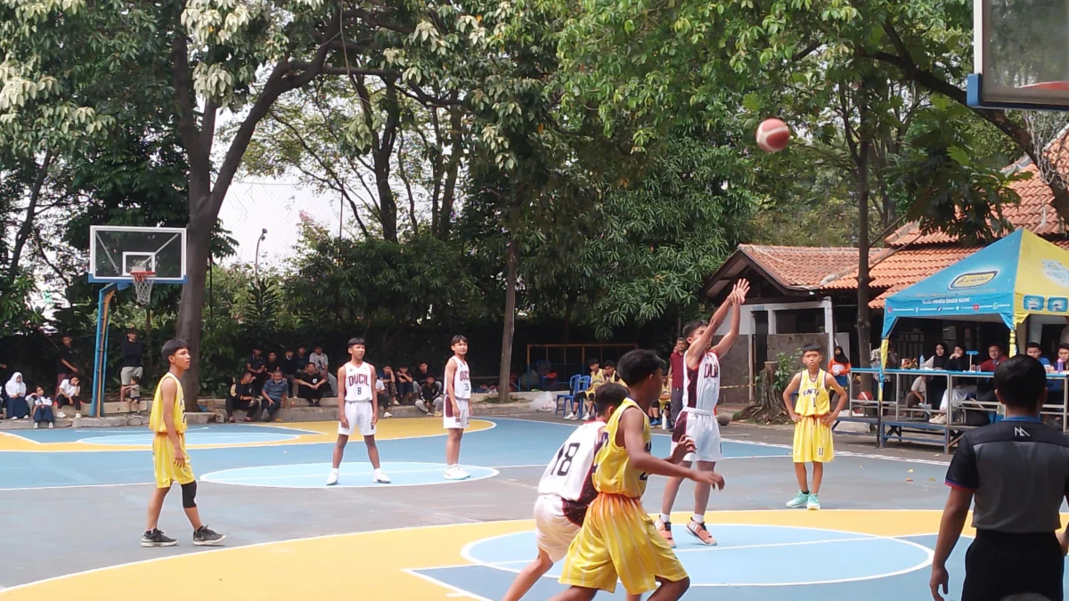 161 Sekolah di Jabar Berkompetisi Pada MESSA Al Ma'soem ke-29, Bidang Olahraga Jadi Favorit Peserta Pelaksanaan lomba kategori bidang olah raga basket antar sekolah se Jawa Barat dalam event MESSA Al Ma'soem ke-29 tengah berlangsung, Jatinangor, Sumedang. (Jabar Ekspres)