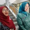 Kepala Dinas P3AP2KB Kota Cimahi, Fitriani Manan (Kiri) Ungkap Alasan Program Pendampingan dan Pembimbingan Pra Nikah di Cimahi. (Mong/Jabar Ekspres)