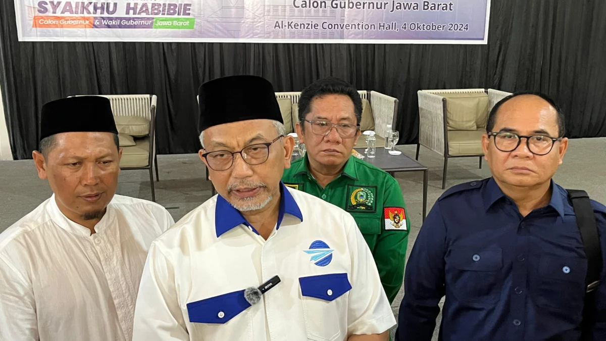 Ahmad Syaikhu Optimistis Bisa Ulangi Kemenangan Aher di Pilgub Jabar Calon Gubernur Jawa Barat Ahmad Syaikhu (tengah) optimis bisa ulangi kemenangan Aher di Pilgub Jabar.