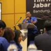 Ketua Tim Hukum dan Advokasi Jabar Asih, Sadar Muslihat saat pengukuhan anggota, Senin (7/10).