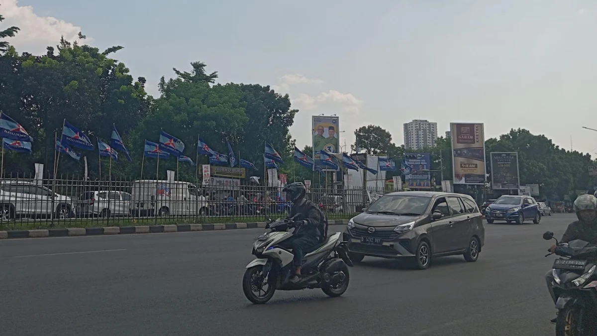 APK di Kota Bandung Terpasang Sembarang, Perludem Dorong Sanksi Tegas Pelaku APK di Kota Bandung Terpasang Sembarang, Perludem Dorong Sanksi Tegas Pelaku