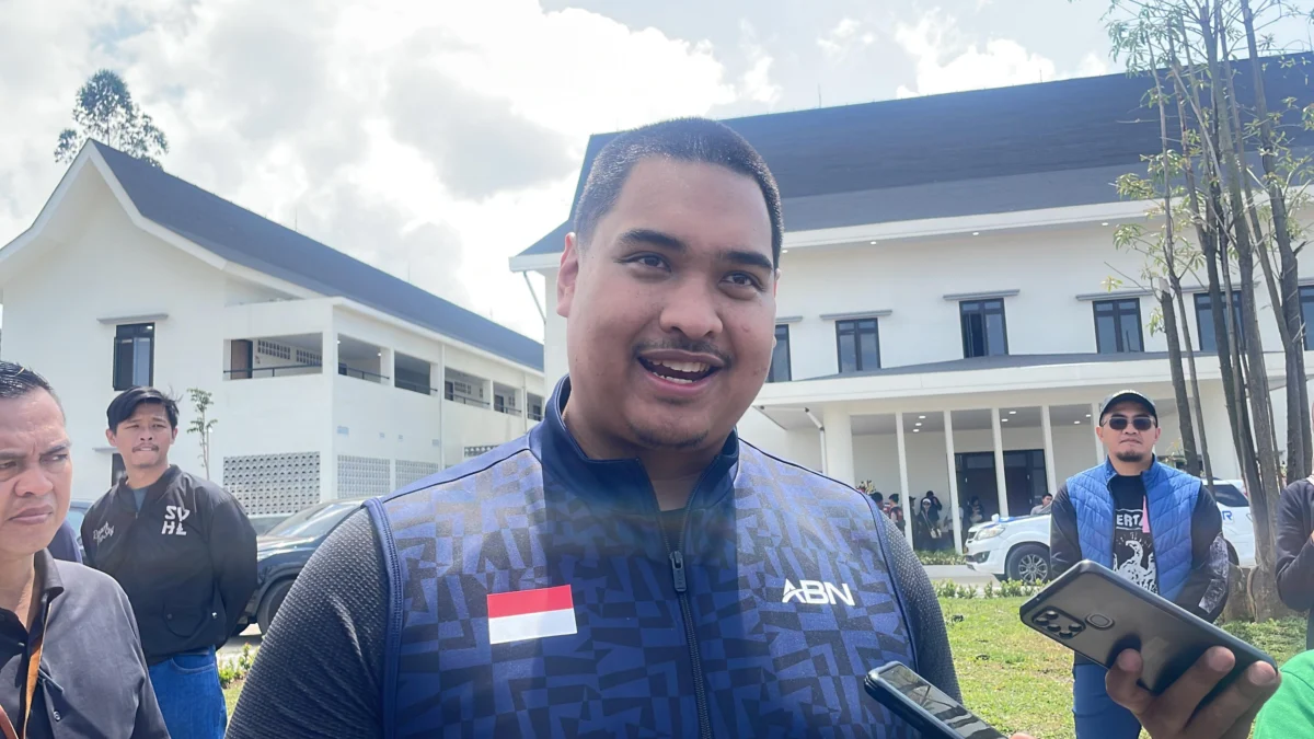Menpora Dito Optimis Timnas Indonesia Bungkam Bahrain di Kandangnya Menteri Pemuda dan Olahraga (Menpora) Dito Ariotedjo saat ditemui di Pangalengan, Kabupaten Bandung, Kamis (10/10). Foto Agi