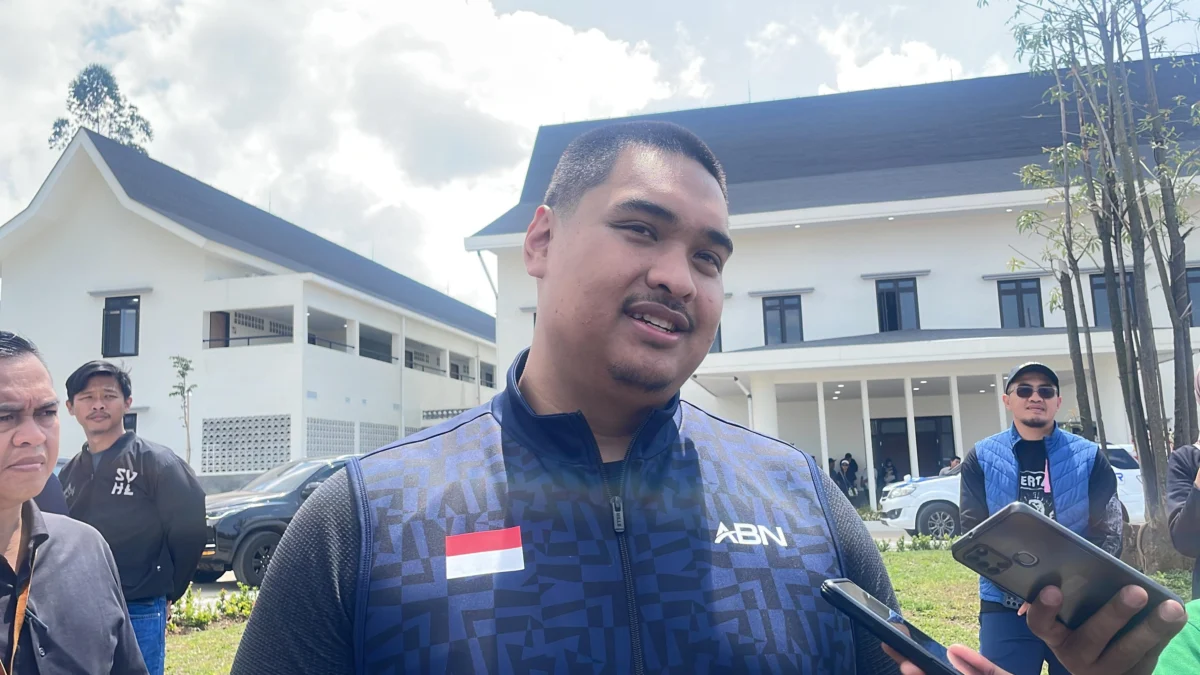 Menpora Fokus Bangun Ekosistem Olahraga untuk Olimpiade 2028, Atletik Jadi Prioritas Menteri Pemuda dan Olahraga (Menpora) Dito Ariotedjo saat ditemui di Pangalengan, Kabupaten Bandung, Kamis (10/10). Foto Agi