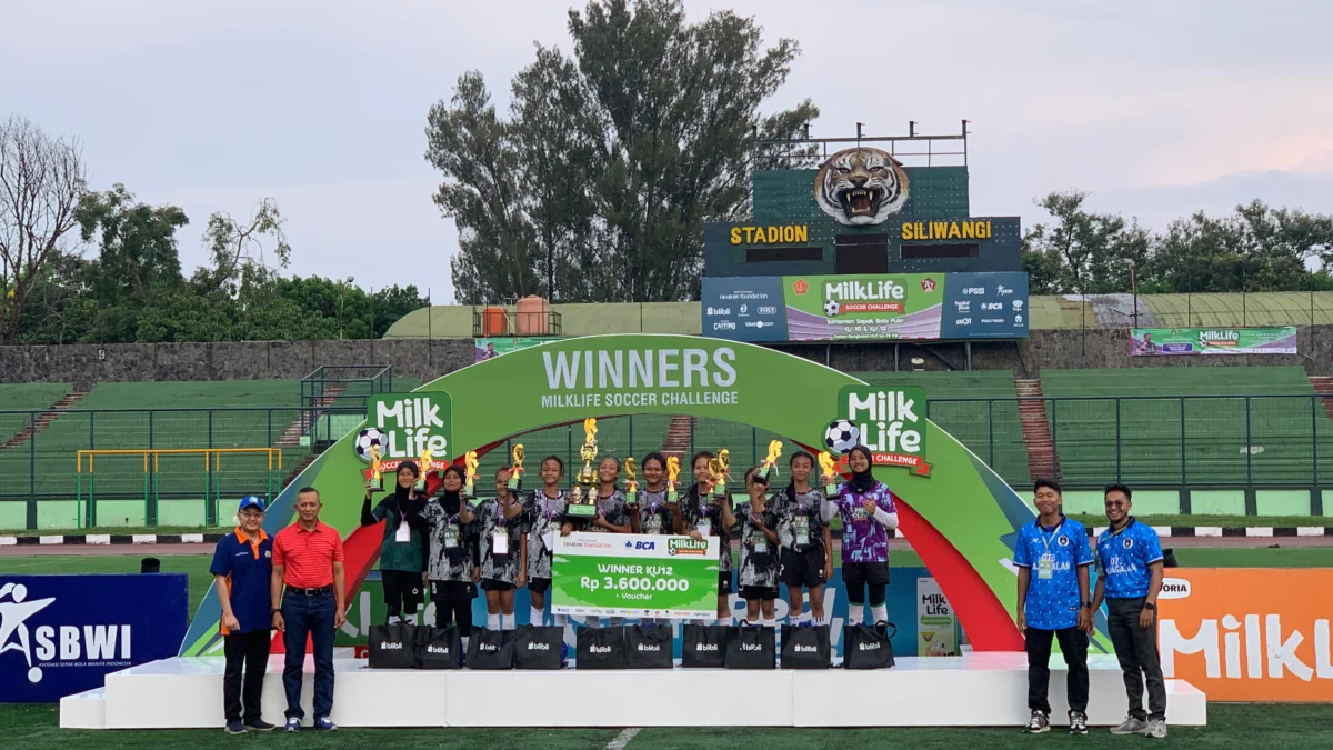 Juara Baru Lahir Digelaran MilkLife Soccer Challenge - Bandung Series 2 2024 Potret penutupan MilkLife Soccer Challenge - Bandung Series 2 2024, di Stadion Siliwangi, Kota Bandung, Rabu (13/10)
