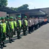 Personil Gabungan saat Apel Gelar Pasukan Operasi Zebra Lodaya 2024 di Lapangan Polres Cimahi (mong)