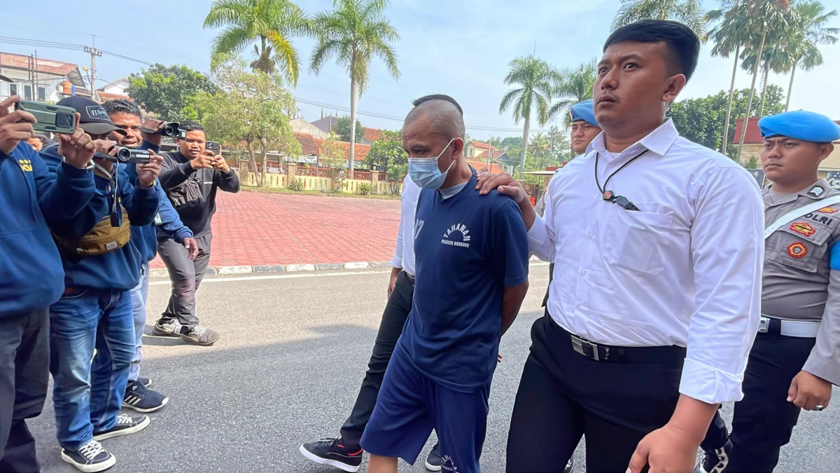 Motif Guru Honorer Cabuli Muridnya di Kabupaten Bandung Bikin Geleng-geleng Kepala Guru honorer berinisial K (54) yang tega melakukan tindakan pencabulan kepada muridnya berinisial ASA (13) di lingkungan Sekolah Menengah Pertama (SMP) di Kecamatan Ibun, Kabupaten Bandung. Foto Agi