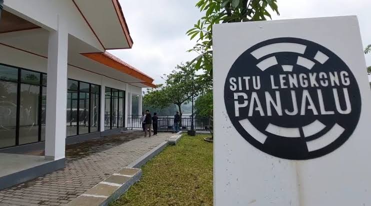 Kasus Revitalisasi Situ Lengkong Panjalu Dipetieskan? Situ Lengkong Panjalu di Kabupaten Ciamis mulai direvitalisasi pada tahun 2023. Namun hingga kini, proyeknya mangkrak hingga menyebabkan kerugian terhadap PADes Panjalu. (Cecep Herdi/Jabar Ekspres)